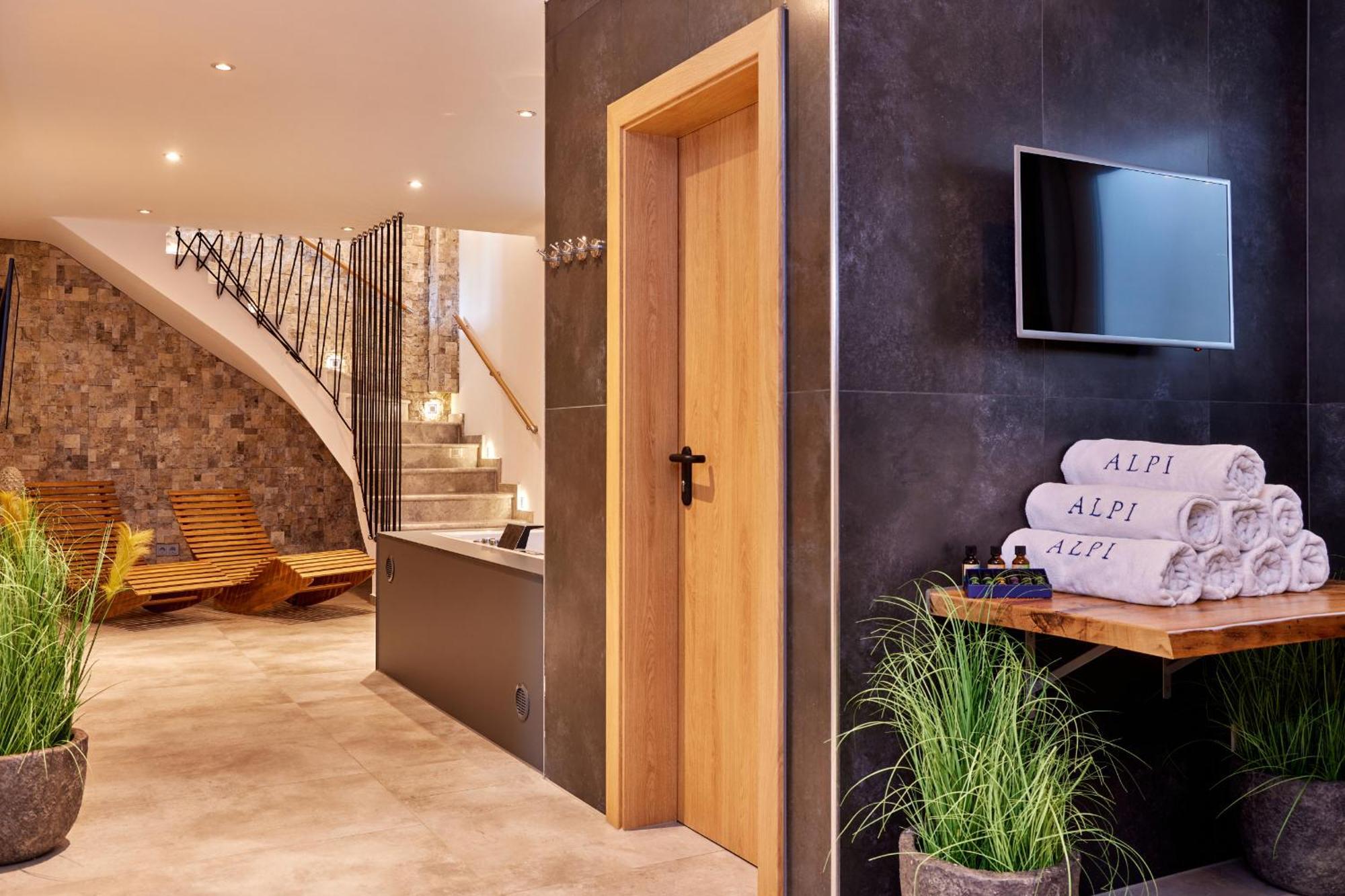 Private Spa & Garden Alpi Garmisch-Partenkirchen Bagian luar foto