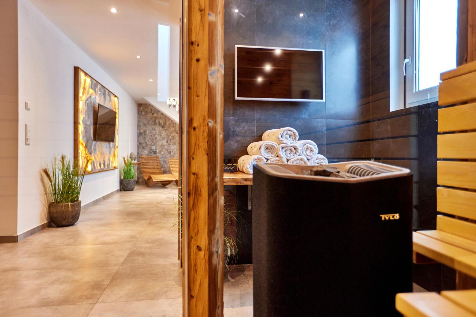 Private Spa & Garden Alpi Garmisch-Partenkirchen Bagian luar foto