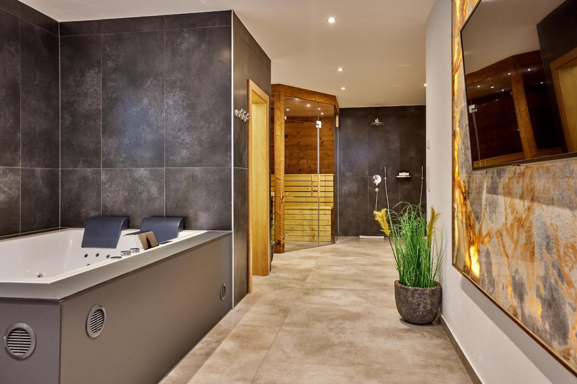 Private Spa & Garden Alpi Garmisch-Partenkirchen Bagian luar foto