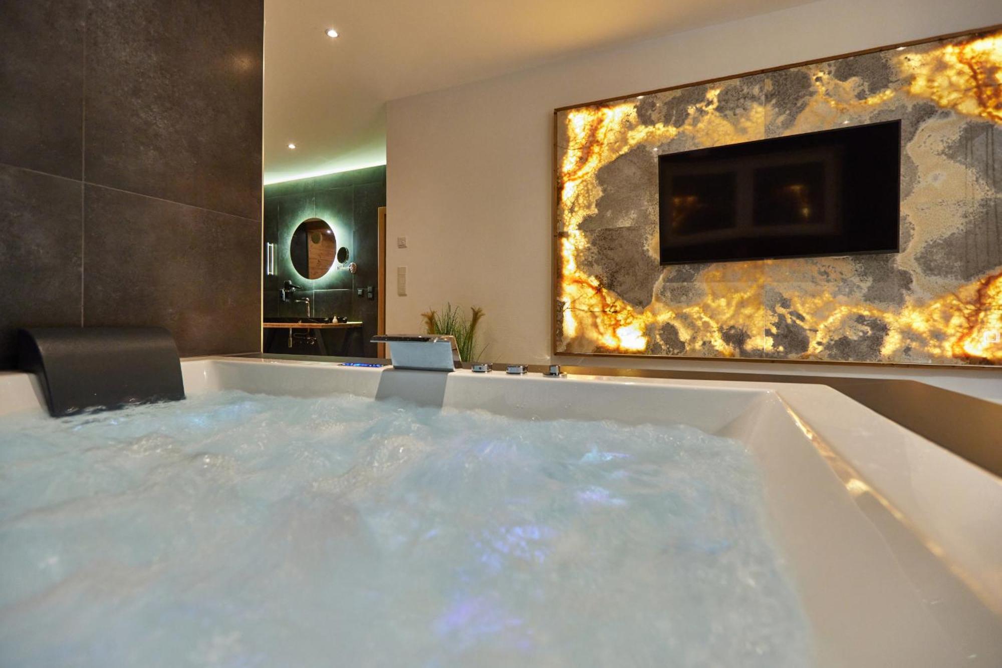 Private Spa & Garden Alpi Garmisch-Partenkirchen Bagian luar foto